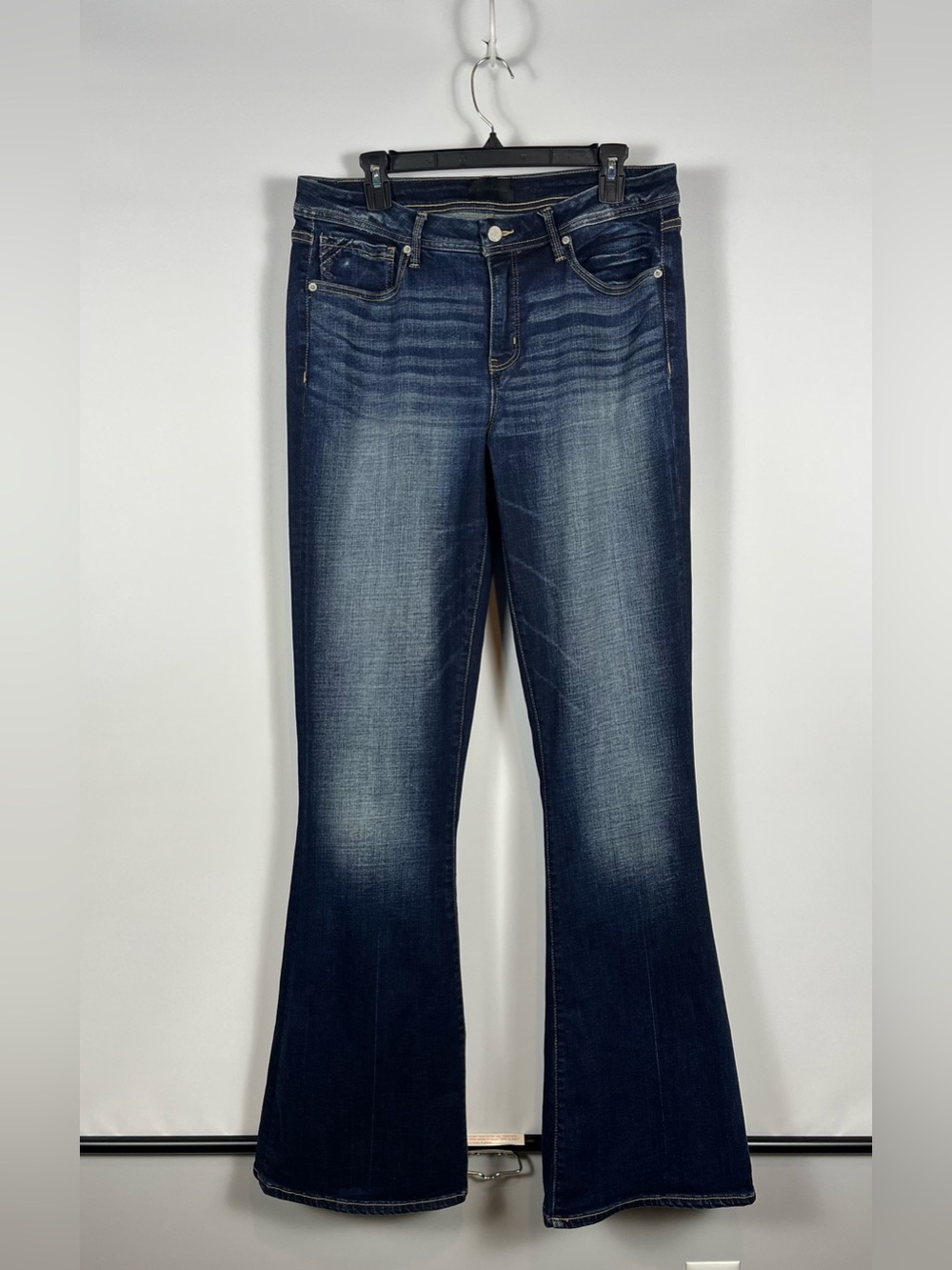 Buckle Black Premium Stretch Flared Jeans Women’s Size 32 Inseam 36”